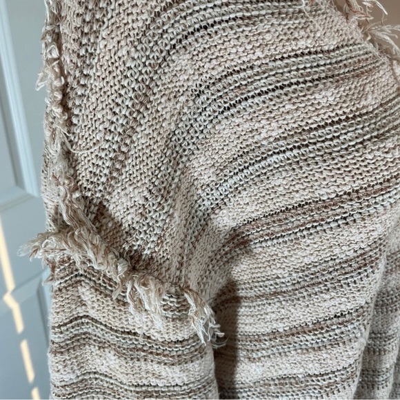 FREE PEOPLE Frayed/Distressed Knitted Sweater Top in Beige/Cream | Size L - Picture 4 of 5